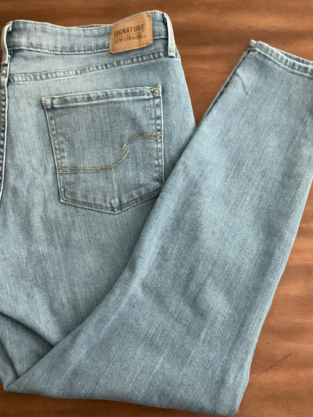 Levi’s Signature a series Ladies Light Wash Denim Jeans Size W33 L30